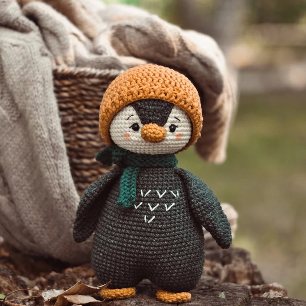 Penguin Crochet Pattern by Amitoypattern