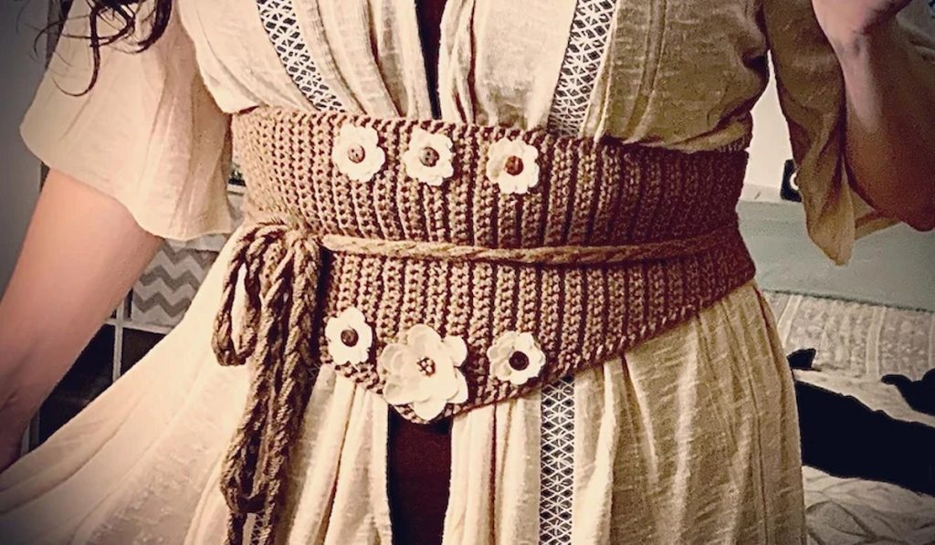 woman wearing waist wrap belt pattern